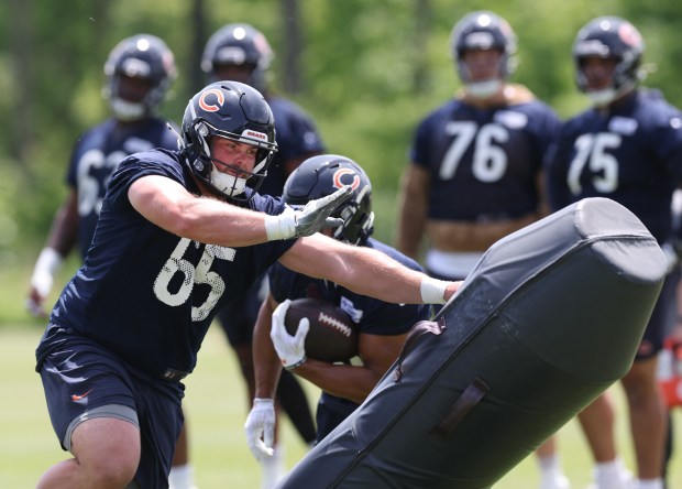 Chicago Bears guard Coleman Shelton (65) participates in Organized Team Activities at Halas Hall in Lake Forest on Friday, May 31, 2024. (Chris Sweda/Chicago Tribune)