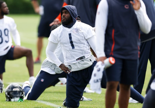 Chicago Bears cornerback Jaylon Johnson (1) stretches during minicamp at Halas Hall in Lake Forest on June 5, 2024. (Eileen T. Meslar/Chicago Tribune)