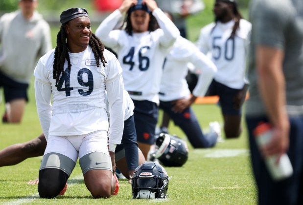 Chicago Bears linebacker Tremaine Edmunds (49) stretches during minicamp at Halas Hall in Lake Forest on June 5, 2024. (Eileen T. Meslar/Chicago Tribune)