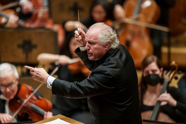 Conductor Manfred Honeck leads the Chicago Symphony Orchestra in a performance of Bruckner's Symphony No. 7. (Todd Rosenberg Photography)