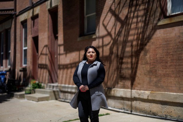 Licensed social worker Veronica Sanchez has been leading group therapy sessions for migrants, June 7, 2024. (Armando L. Sanchez/Chicago Tribune)