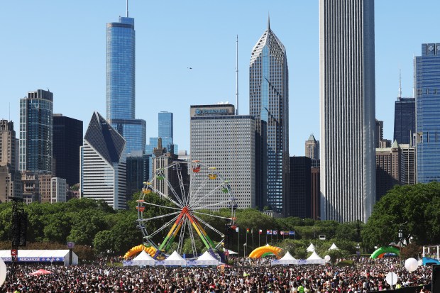 Hutchinson Fields is filled with concertgoers during the Sueños Music Festival at Grant Park on May 25, 2024, in Chicago. (John J. Kim/Chicago Tribune)