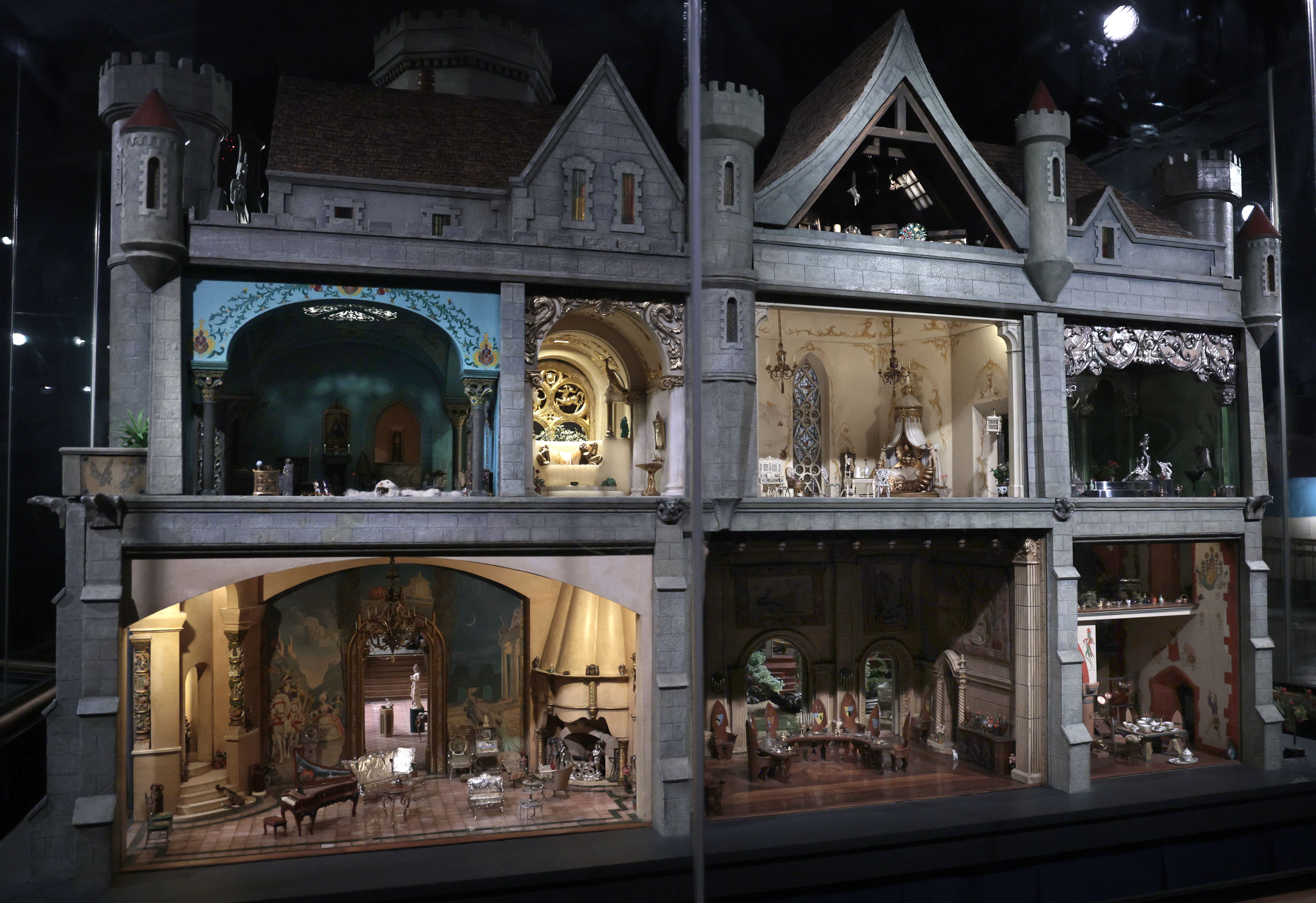 Colleen Moore's Fairy Castle, an elaborate miniature house created in the 1930s by silent film star Colleen Moore, on display at the Museum of Science and Industry in Chicago. Colleen Moore's Fairy Castle, an elaborate miniature house created in the 1930s by silent film star Colleen Moore, on display at the Museum of Science and Industry in Chicago.